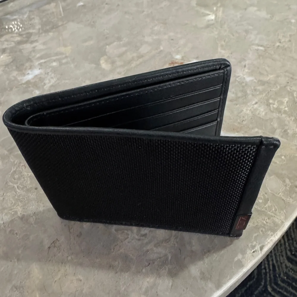 TUMI BIFOLD WALLET mesh leather and metal